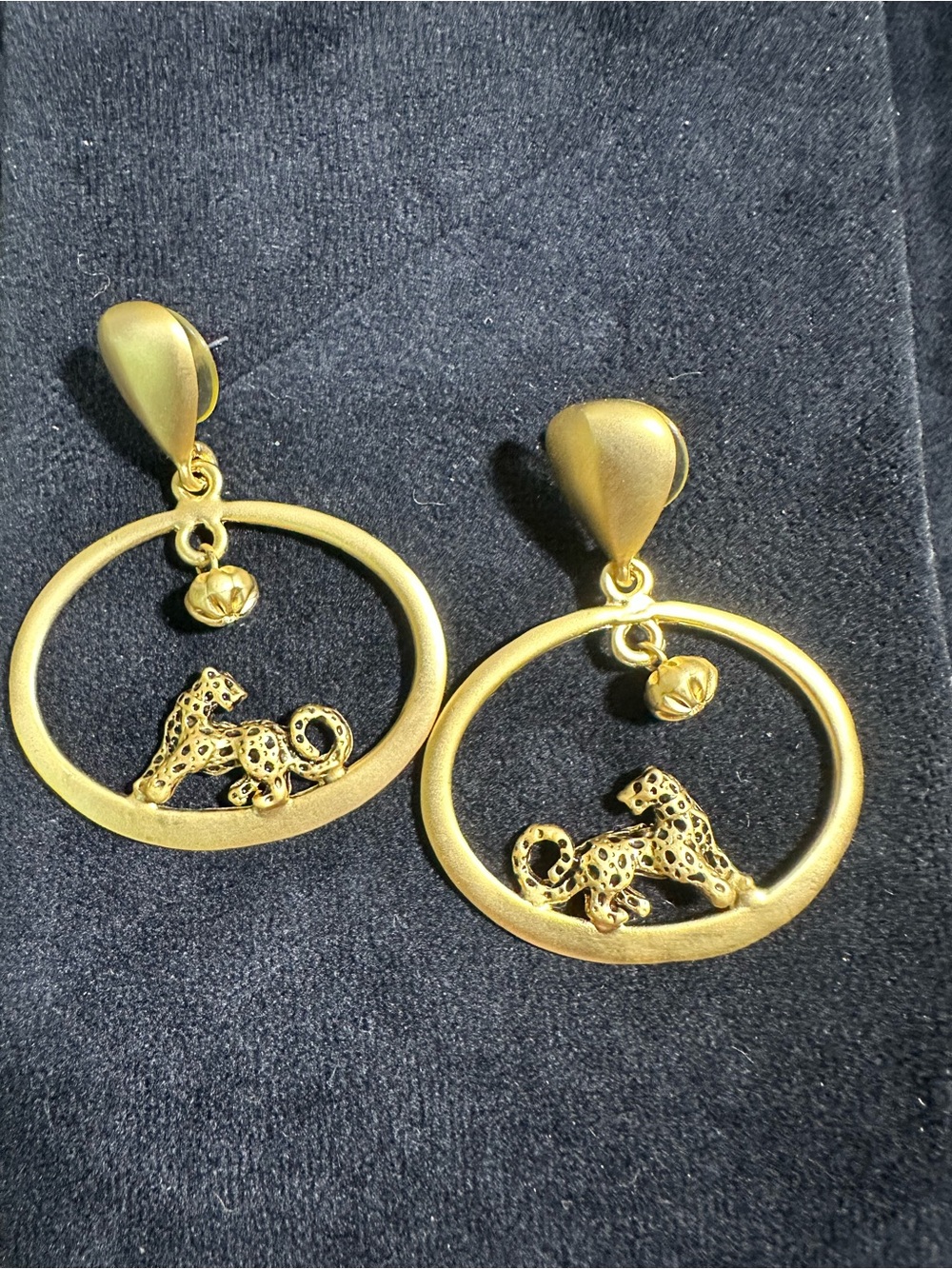 Vtg: Matte Gold Safari Jaguar Oversized Dangle Earrings